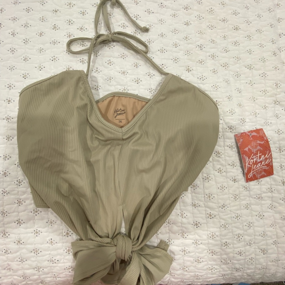 Kortni Jeane Tie up top